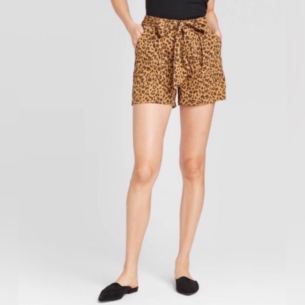 NWOT Leopard print high waisted shorts